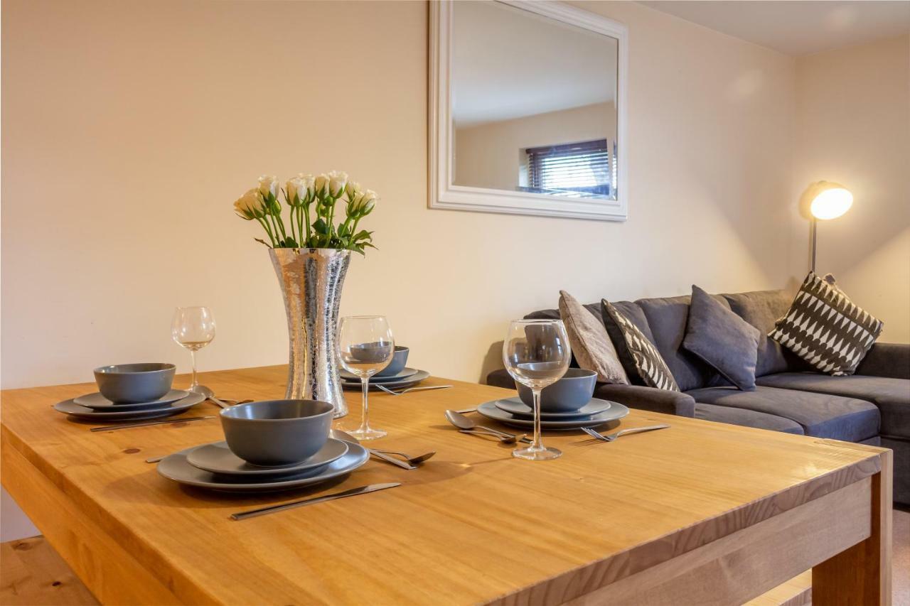 Host & Stay - Hillbrook House Apartment เกรทมัลเวิร์น ภายนอก รูปภาพ