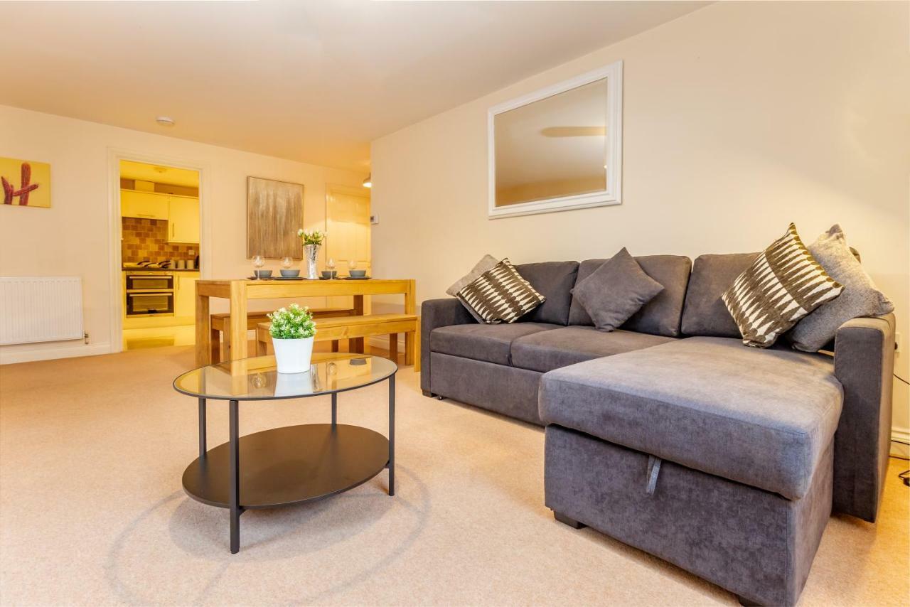 Host & Stay - Hillbrook House Apartment เกรทมัลเวิร์น ภายนอก รูปภาพ